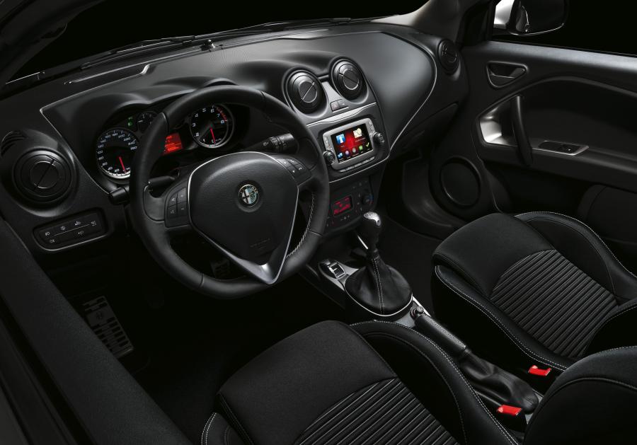 Интерьер Alfa Romeo MiTo Junior (955) 2014 года  (фото 8 из 10)